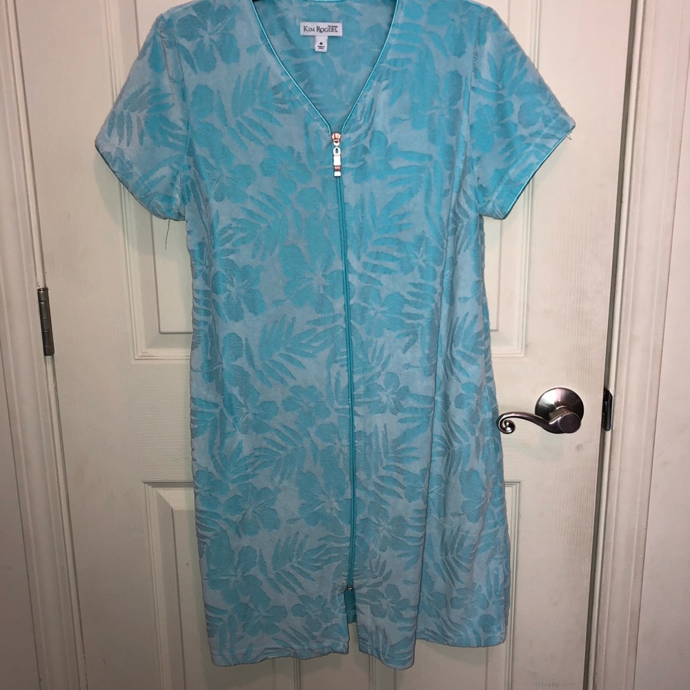 Women’s zip up house coat